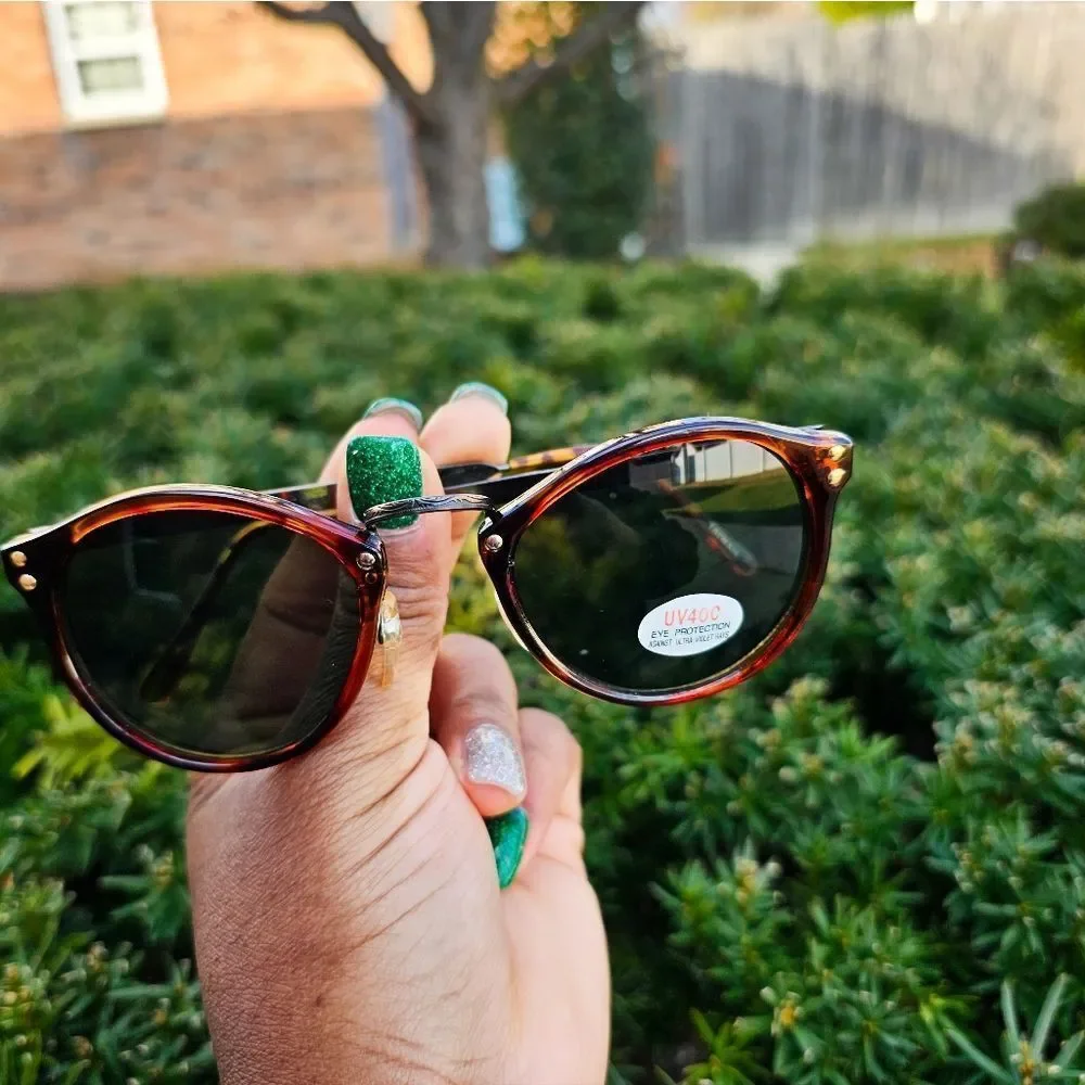 VTG Unisex Round Tortoise Metal Keyhole Bridge Retro Polarize UV Sunglasses.